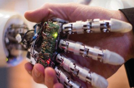 tecnologia stretta mano uomo robot